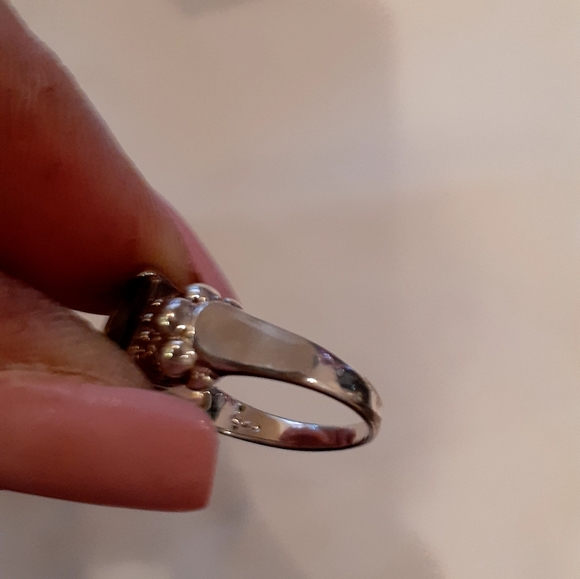 Beautiful 925 with a green stone, size 7 - Picture 4 of 4